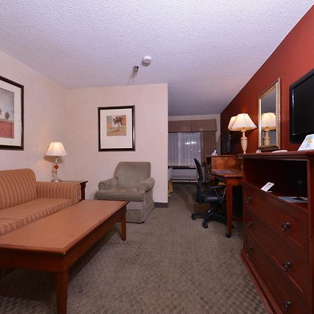 Best Western Plus Rama Inn Редмънд Стая снимка