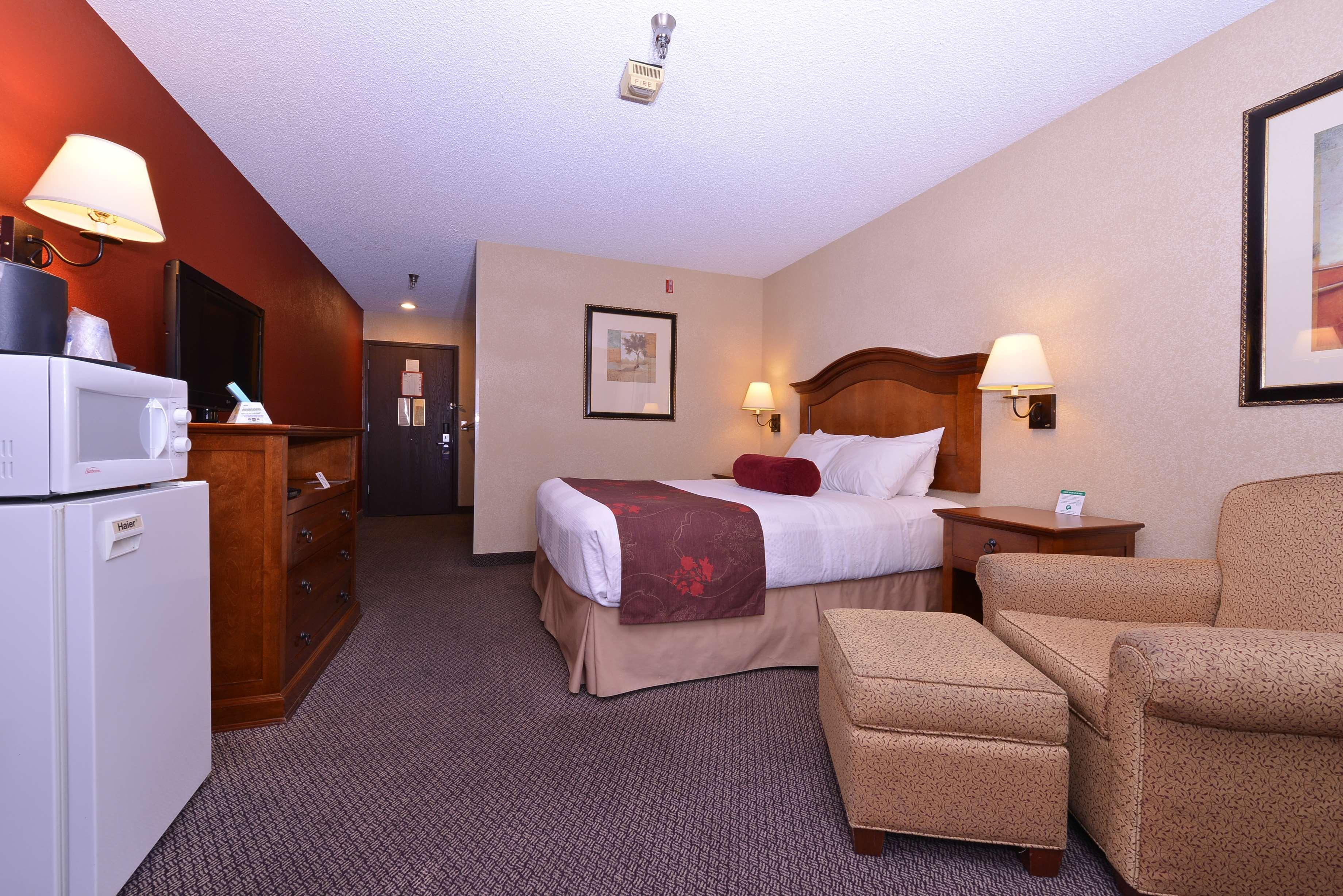 Best Western Plus Rama Inn Редмънд Екстериор снимка