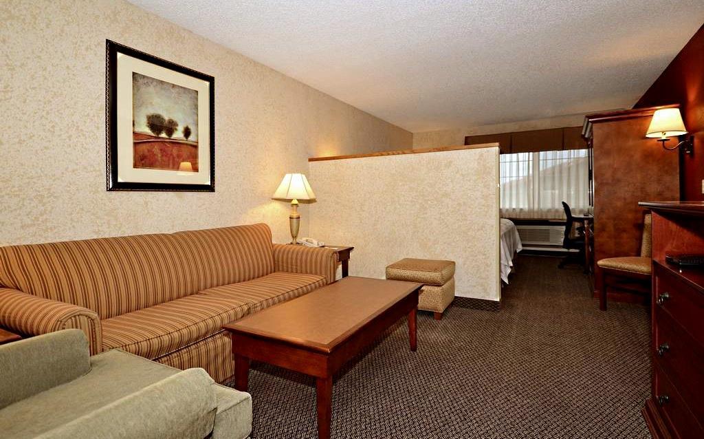 Best Western Plus Rama Inn Редмънд Екстериор снимка