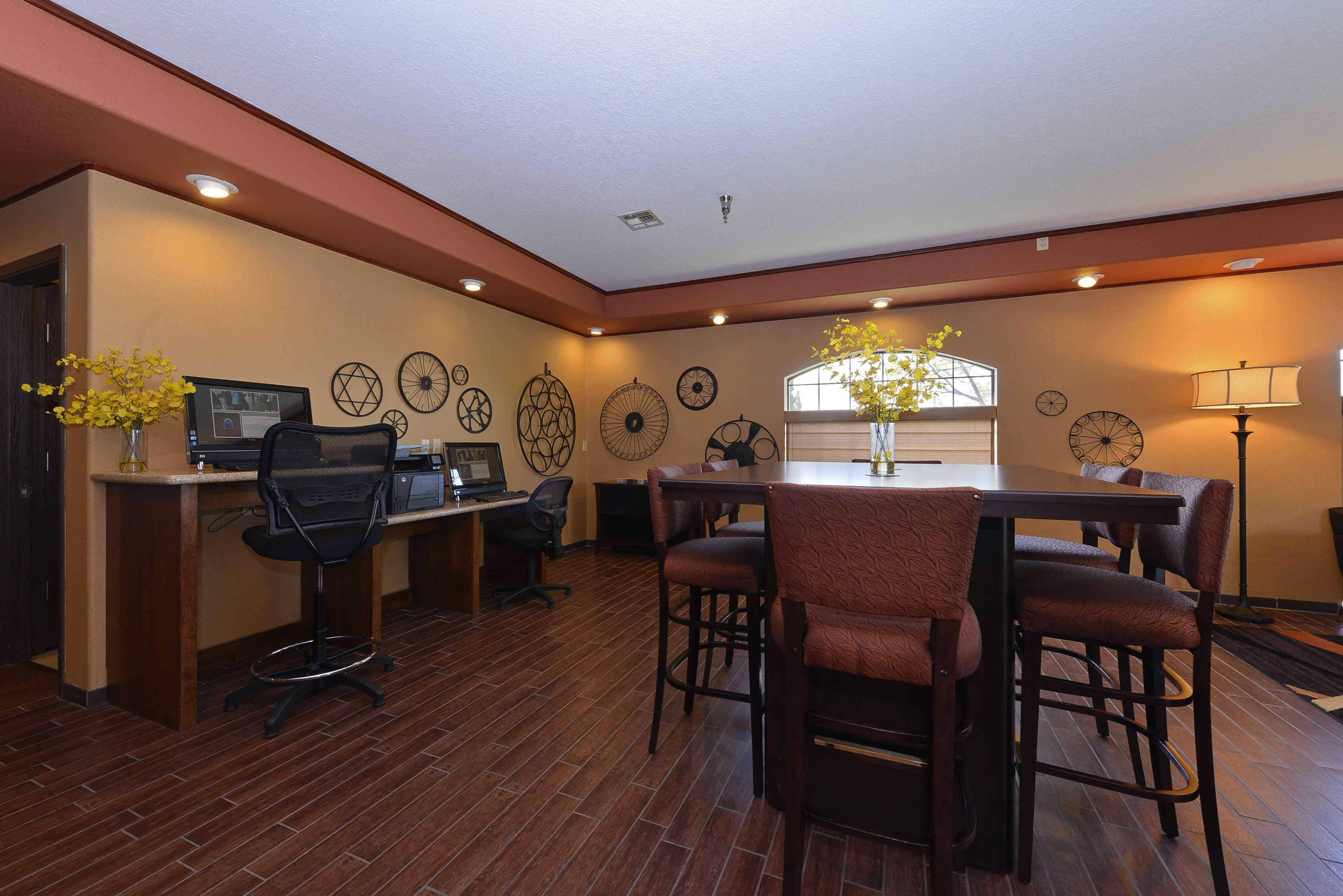 Best Western Plus Rama Inn Редмънд Екстериор снимка