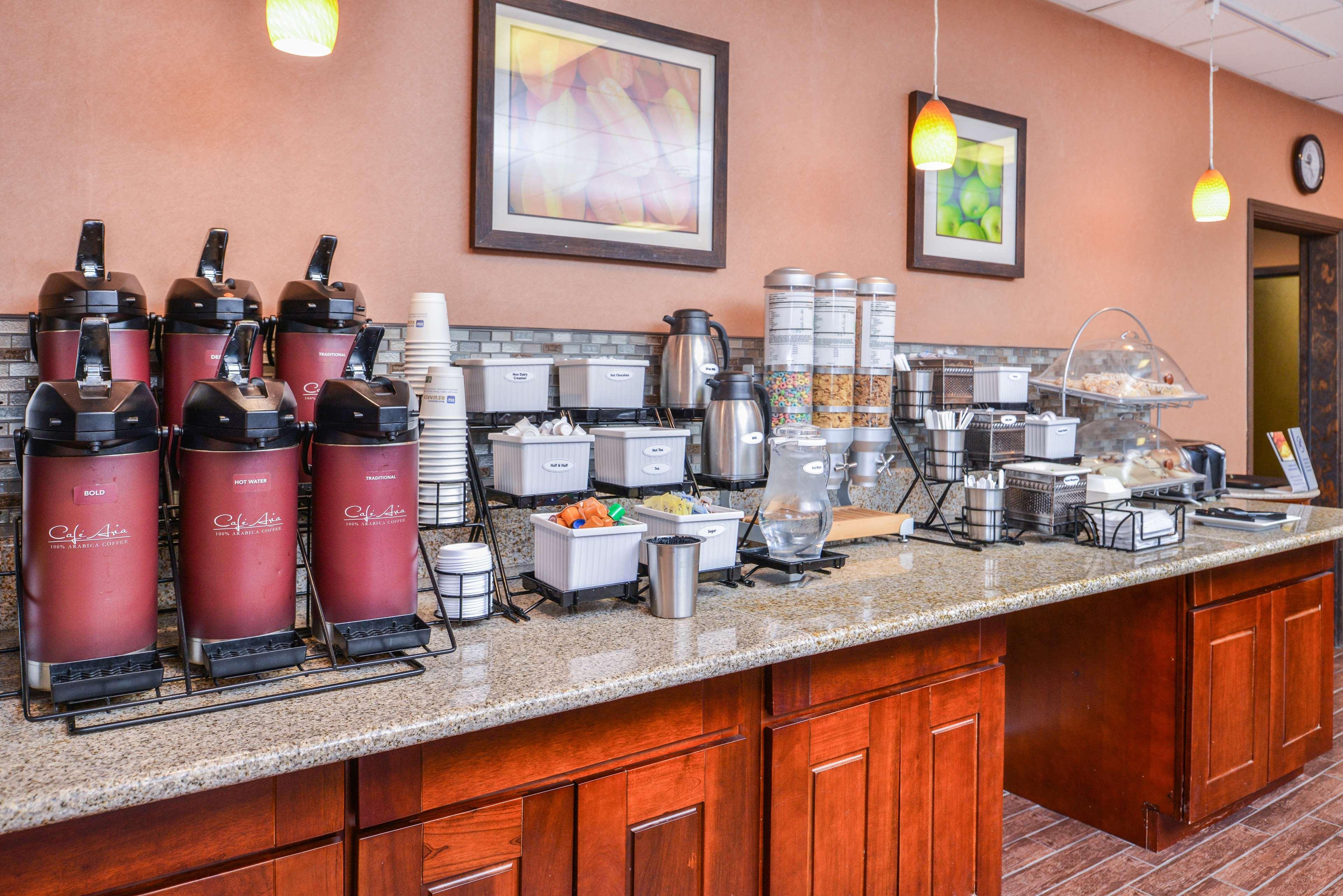 Best Western Plus Rama Inn Редмънд Екстериор снимка