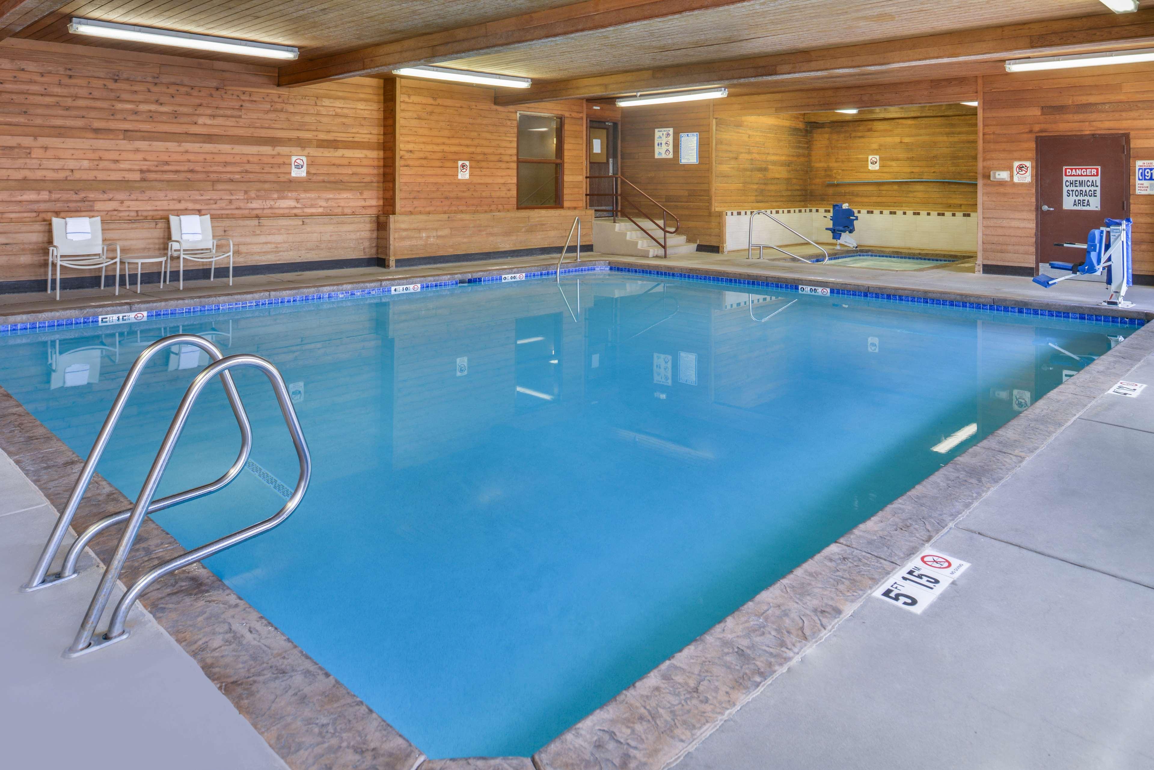 Best Western Plus Rama Inn Редмънд Екстериор снимка