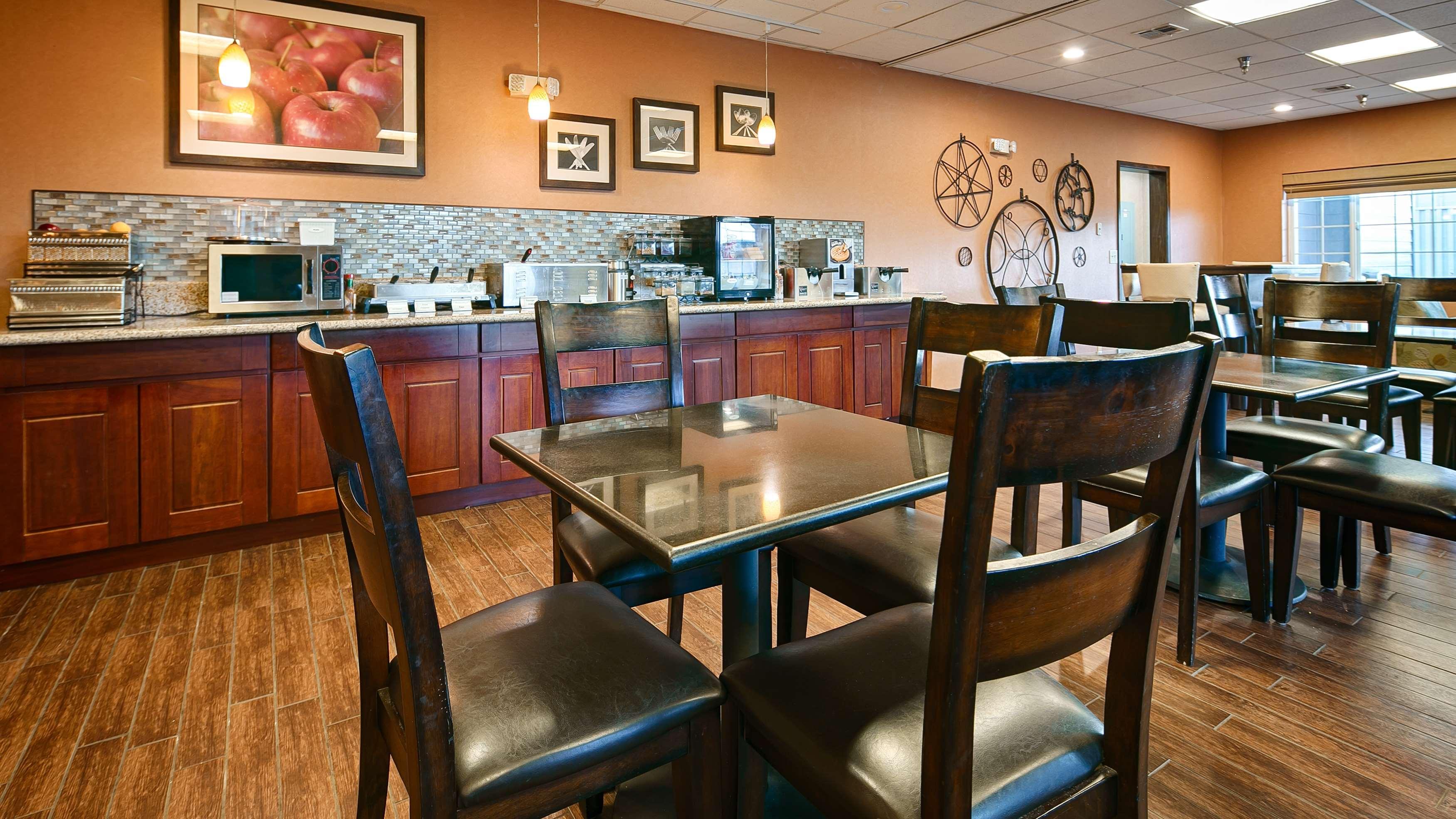 Best Western Plus Rama Inn Редмънд Екстериор снимка