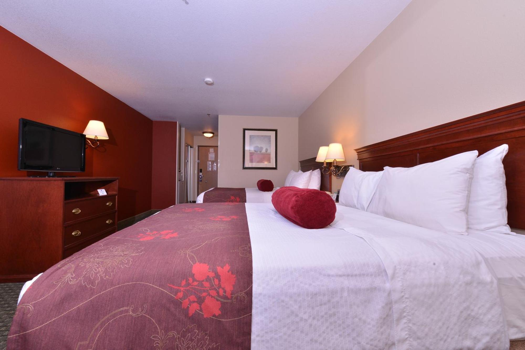 Best Western Plus Rama Inn Редмънд Стая снимка