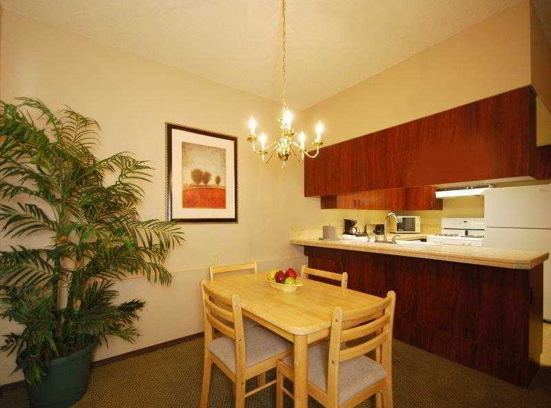 Best Western Plus Rama Inn Редмънд Екстериор снимка