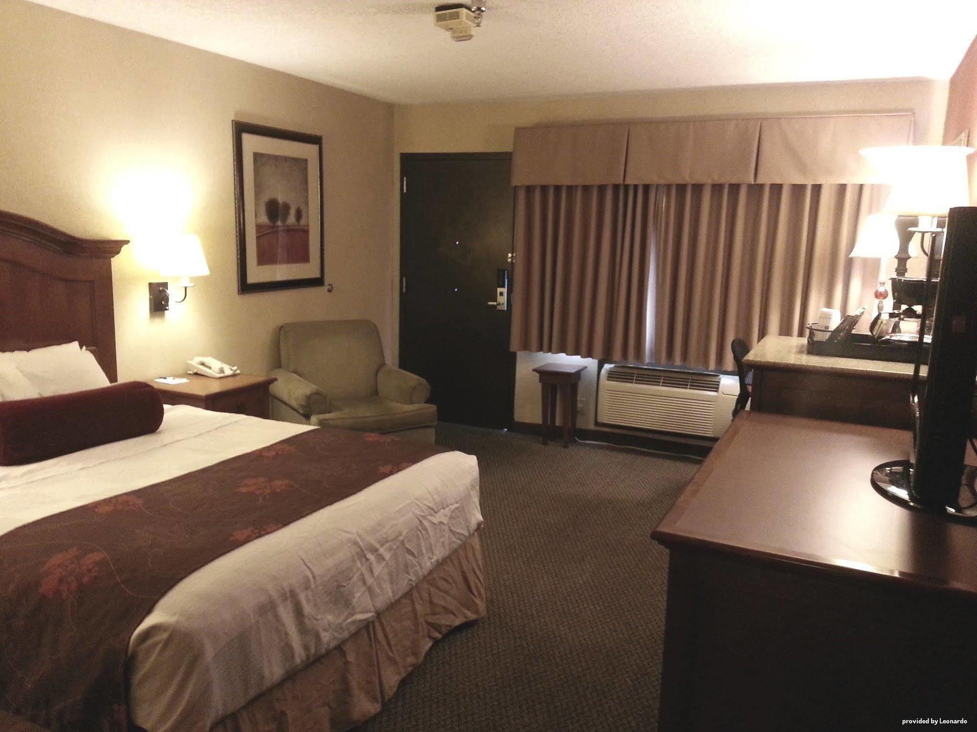 Best Western Plus Rama Inn Редмънд Екстериор снимка